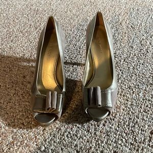 Gold used Nine West barely used heels